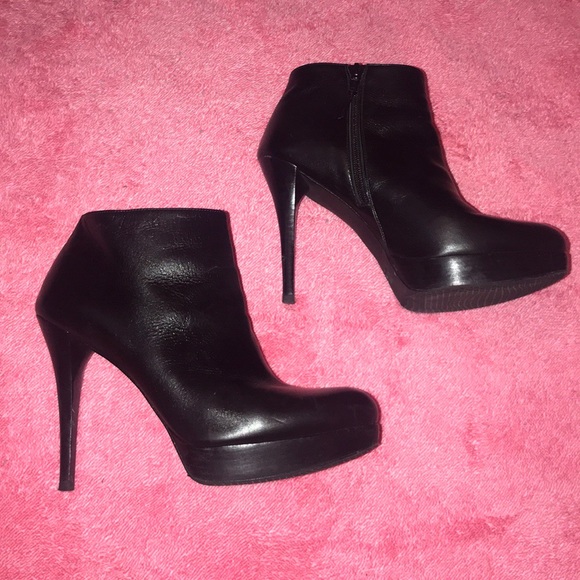Stuart Weitzman Black Ankle Booties - Picture 1 of 7